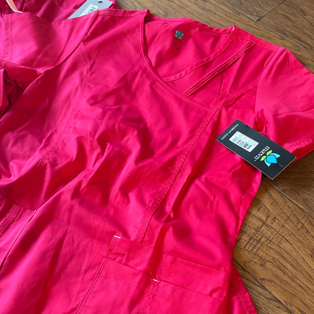 Maeven Brand New Hot Pink Women’s Scrub Set - Picture 2 of 12